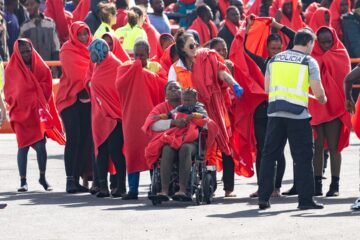 España roza un nuevo récord de entradas irregulares, aunque lejos de los peores pronósticos