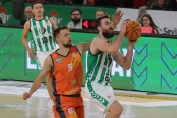 La calidad en el triple marca la diferencia (74-68)