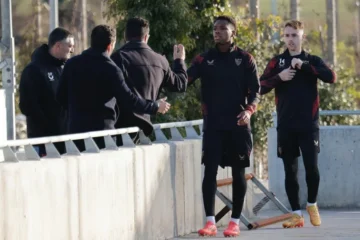 Primer entrenamiento del Sevilla sin Jesús Navas