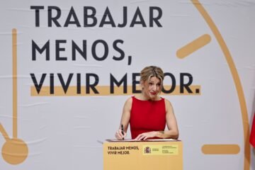 Yolanda Díaz eleva el tono contra Carlos Cuerpo por la reducción de jornada y le acusa de injerencias: “Es casi de mala persona”