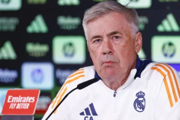 Ancelotti pasa palabra con Alexander-Arnold: «Para mí es muy difícil hablar en estos momentos del mercado»