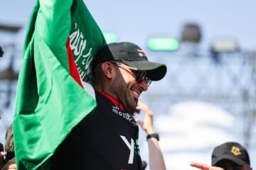 Yazeed Al-Rajhi, campeón en coches: multimillonario y fan de Carlos Sainz