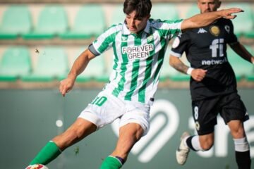 Remontada con garra del Betis Deportivo ante el Hércules (2-1)