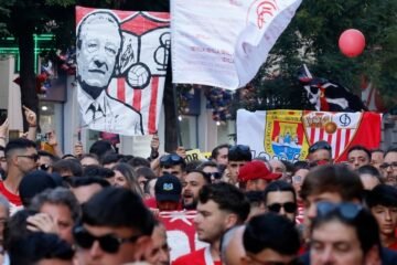 El sevillismo responde con la renovación de sus abonos pese al divorcio con la directiva del Sevilla FC