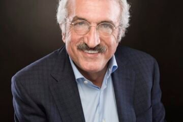 Abbas Milani, responsable de Estudios iraníes de Stanford: «El futuro de Irán tiene que ser decidido por los iraníes, no por Trump o Netanyahu»
