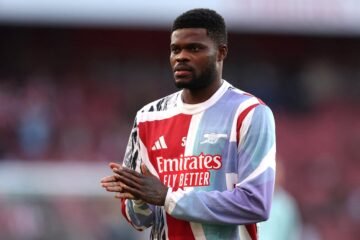 La policía británica acusa de violación al exfutbolista del Arsenal Thomas Partey