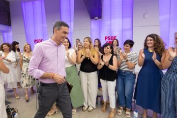 Sánchez, a las feministas del PSOE: “Si pensara que yéndome solucionaría los problemas, lo haría, pero los empeoraría”