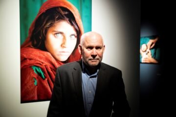 Steve McCurry, un gran fotógrafo al que le cabrean algunas preguntas: “Has intentado hacer que yo diga alguna tontería”