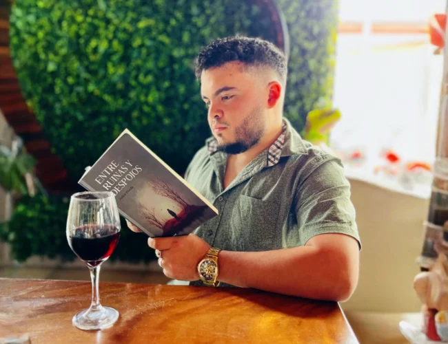 Jorbin Ramón Pineda Ramos transforma las emociones en versos que sanan