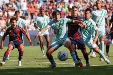 El Betis regala un empate al Levante tras una siesta de diez minutos (2-2)