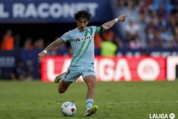 Bellerín se queja: «Jugar con 30 grados y un 80 por ciento de humedad a estas alturas de septiembre es inhumano»