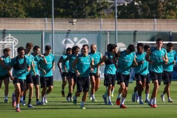 Alineaciones oficiales del Levante – Betis de LaLiga EA Sports 2025-26: Antony y Deossa, titulares en un once sin Lo Celso