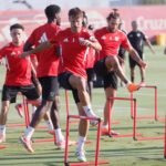 El número de partidos que tiene que jugar Azpilicueta para renovar con el Sevilla FC