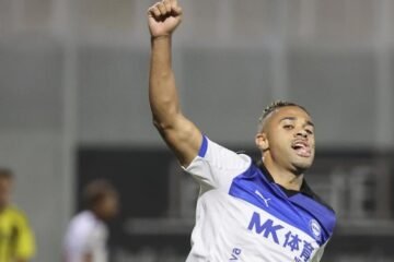 El exmadridista Mariano, nueve años después, cogió su fusil y firmó otro ‘hat-trick’