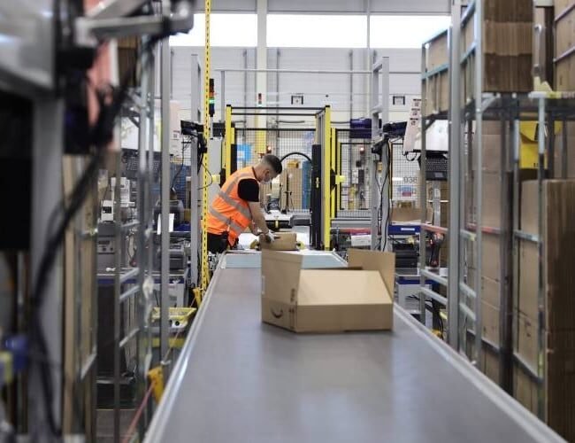 Amazon plantea un ERE en España para 1.200 trabajadores de sus oficinas corporativas de Madrid y Barcelona