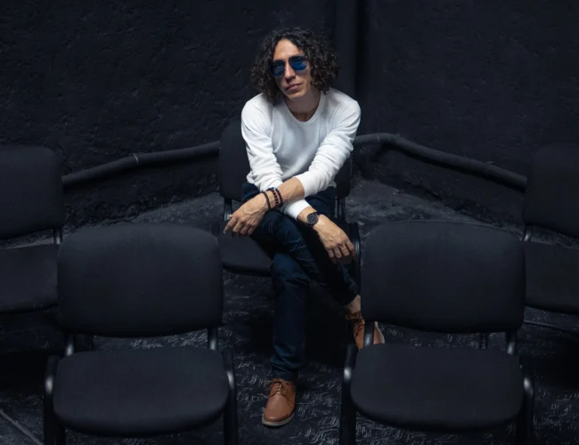 Óscar Vera retrata la lealtad, la redención y la ironía de la vida en Los Años Wonder