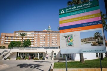 La falta de radiólogos obliga a los especialistas a doblar turnos para tratar de paliar los fallos de los cribados de mama en Andalucía