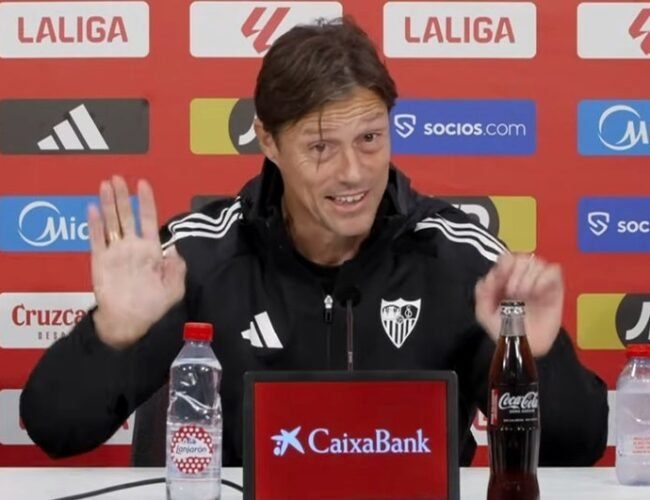 Almeyda, preguntado por la filtración de sus notas en Toledo, se acuerda con guasa del famoso papelito de Sampaoli: «¡No quiero que me mezclen con eso!»