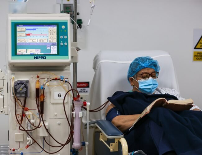 Los nefrólogos piden un cribado de menos de un euro para desenmascarar la enfermedad renal, que no para de crecer