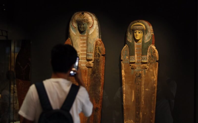 Drones, música y desfiles de figurantes para celebrar la inauguración del Gran Museo de Egipto