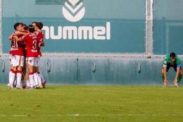 Betis Deportivo – Real Murcia (1-2): Flakus hunde más al filial bético
