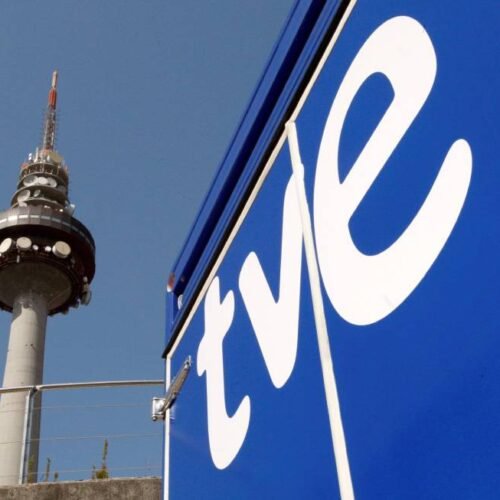 El dilema de La 1: pescar audiencia con sucesos y política o mantener el tipo sin caer en la polarización 