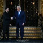 Trump recibe a Zelenski en Florida para abordar el plan de paz para Ucrania y garantiza que «habrá un acuerdo sobre seguridad sólido»