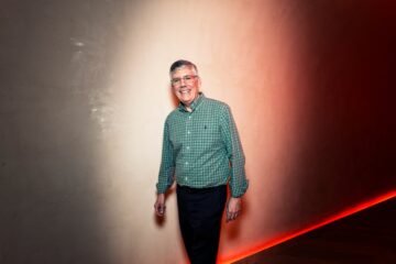 Rick Riordan, creador de ‘Percy Jackson’: “Las novelas pueden ser más poderosas que una película o una serie” 