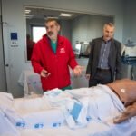 Nacimientos simulados y muertes controladas: así es un centro de entrenamiento para salvar vidas