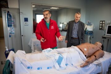 Nacimientos simulados y muertes controladas: así es un centro de entrenamiento para salvar vidas