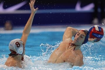 España se reencuentra con su mejor nivel y destroza a Montenegro (6-14)