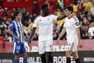 La conexión Akor-Maupay no termina de arrancar