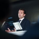 Indra cae un 13,6% en dos sesiones de Bolsa ante el posible relevo de su presidente