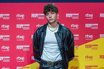 Así es Izan Llunas, el heredero del clan Dyango que dio vida a Luis Miguel y busca hacer historia en el Benidorm Fest 