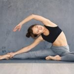 ¿Te tocas la muñeca con el pulgar? ¿Eres superflexible? Puede que tengas suerte… o un problema de salud