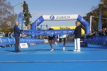 El increíble final del Maratón de Sevilla 2026: el ‘VAR’ certificó la victoria de Shura Kitata