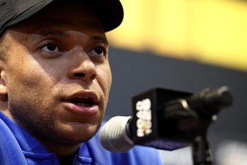 Mbappé: «La información de que me examinaron la rodilla equivocada no es cierta»