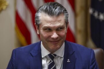 El bróker del secretario de Defensa de EEUU, Pete Hegseth, intentó comprar acciones en empresas de defensa antes de los ataques a Irán, según el ‘Financial Times’