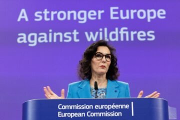 Bruselas aumentará su flota de aviones antiincendios y creará un centro europeo de entrenamiento de bomberos en Chipre