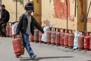 Escuelas cerradas y racionamiento del gas: el bloqueo de Ormuz azota a los países más pobres