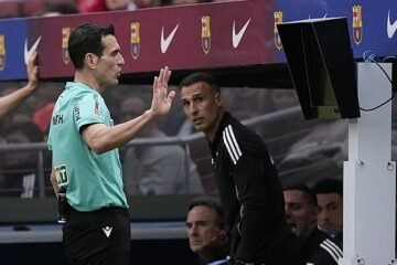 El CTA da la razón a Martínez Munuera en el penalti de Carmona ante el Barça: «El brazo ocupa espacio indebido»