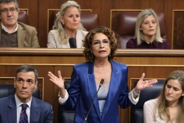 El Gobierno bajará al 10% el IVA de gasolina, gasóleo, luz y gas