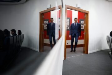 Sánchez destina 5.000 millones a paliar la subida de precios y concede a Sumar la congelación de alquileres tras su plante