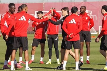 Alineaciones del Sevilla – Valencia de LaLiga EA Sports 2025-2026: onces y banquillo de suplentes