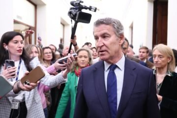 Feijóo afirma que los extranjeros que “abusen de mujeres o roben” serán regularizados