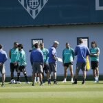 El Betis, con Isco, termina de preparar el histórico duelo ante el Sporting de Braga en la ciudad deportiva
