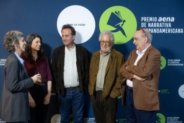El cuento de la lechera de los finalistas del premio literario Aena: “Si gano, me voy a jubilar”