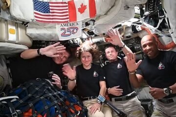 Trump, a los astronautas de Artemis II tras sobrevolar la cara oculta de la Luna: «Habéis hecho historia»