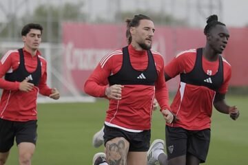 Gudelj elogia a García Plaza: «Se vio a un equipo unido que sabía a lo que jugaba»