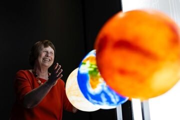 Ewine van Dishoeck, astrónoma: «Puede haber vida inteligente ahí fuera. Por qué no, si pasó en la Tierra»
